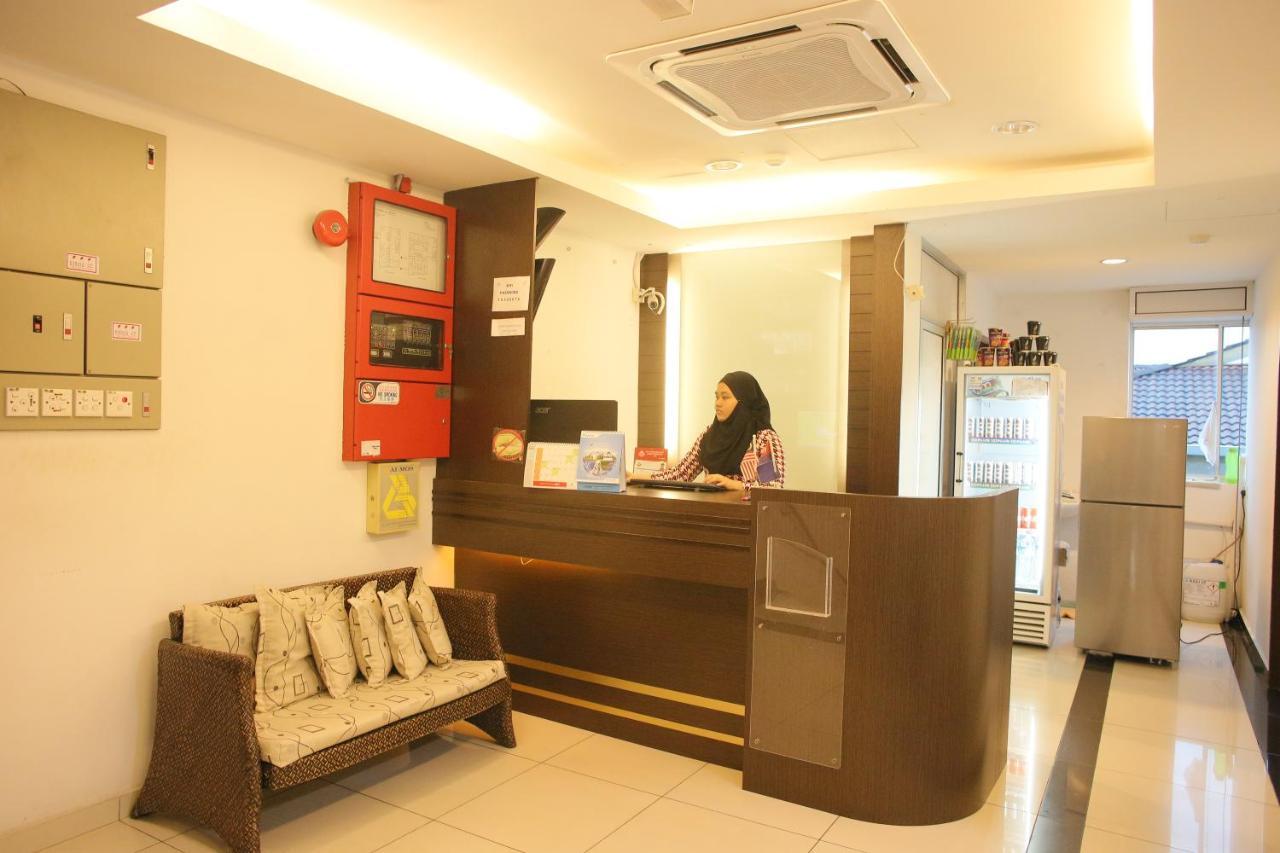 N K Hotel Муар Екстериор снимка