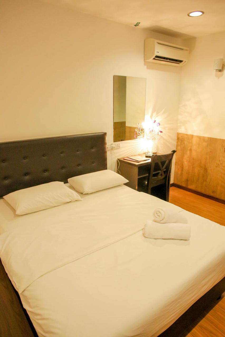 N K Hotel Муар Екстериор снимка